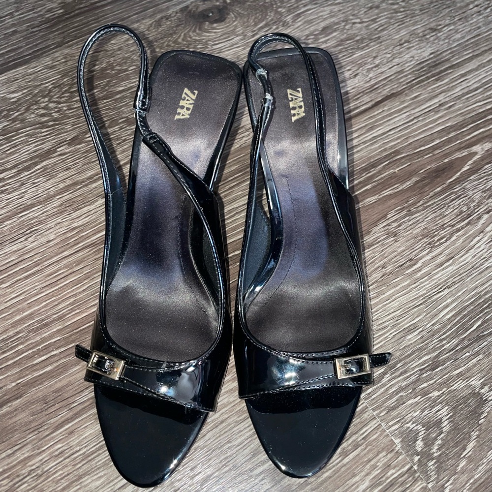 Patent-effect heeled sandals - Picture 2 of 7